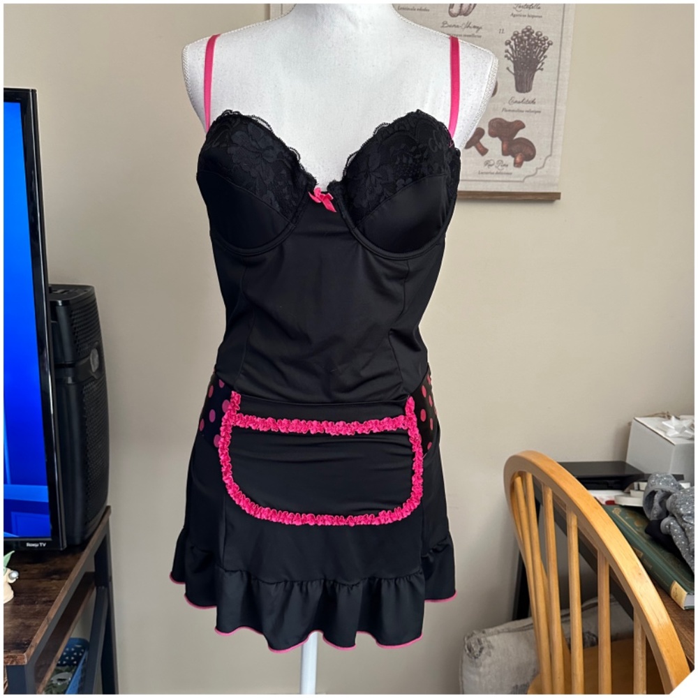 BLK/Hot Pink Waitress Lingerie; 38C
